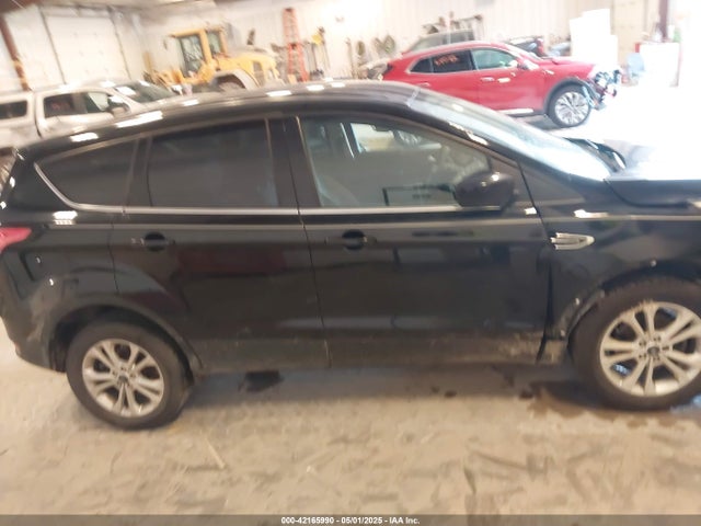 1FMCU0GDXHUD38581 Ford ESCAPE SE