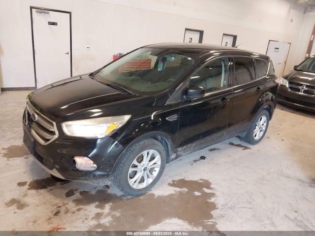 1FMCU0GDXHUD38581 Ford ESCAPE SE