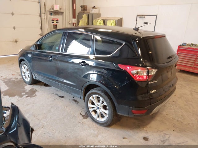 1FMCU0GDXHUD38581 Ford ESCAPE SE