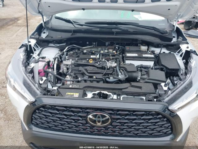 7MUBAABGXRV106963 Toyota Corolla Cross Le