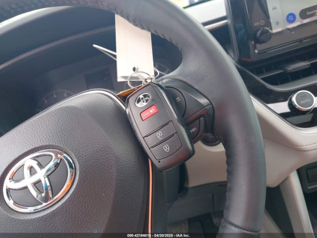 7MUBAABGXRV106963 Toyota Corolla Cross Le