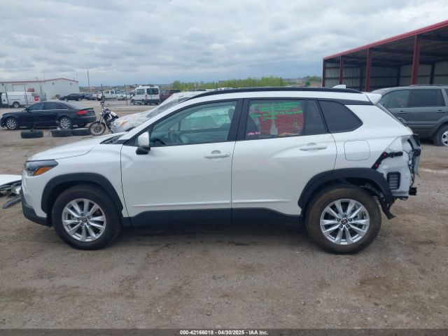 7MUBAABGXRV106963 Toyota Corolla Cross Le