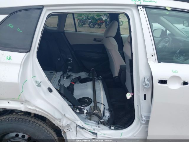 7MUBAABGXRV106963 Toyota Corolla Cross Le