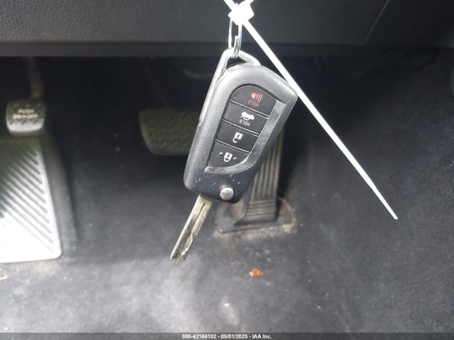 4T1B11HK4JU673980 Toyota CAMRY SE