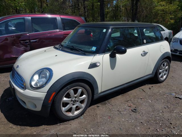 2007 MINI COOPER WMWMF33527TT54584 Photo 1