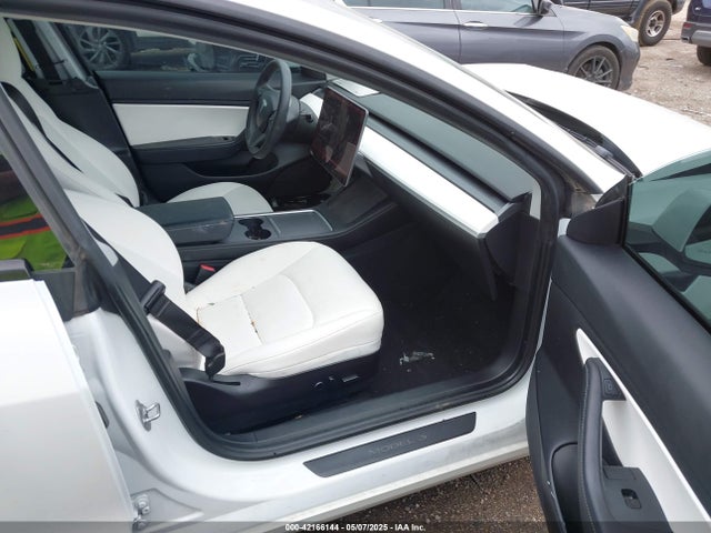 2021 TESLA MODEL 3 5YJ3E1EA8MF921542 Photo 4