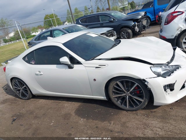 JF1ZNAE15L9751116 Toyota 86 GT