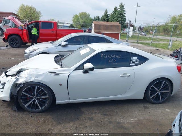 JF1ZNAE15L9751116 Toyota 86 GT