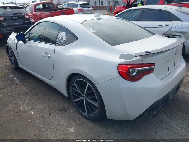 JF1ZNAE15L9751116 Toyota 86 GT