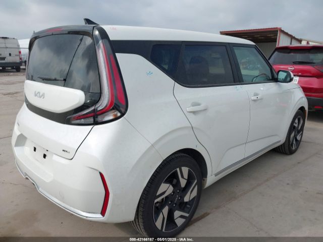 KNDJ53AU1P7885691 KIA Soul Gt-line