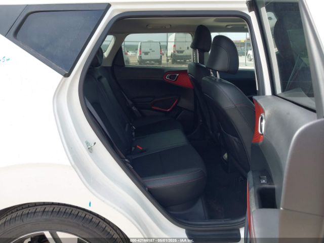 KNDJ53AU1P7885691 KIA Soul Gt-line