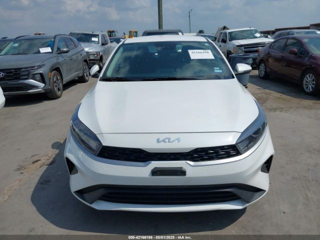 3KPF24AD1PE637235 KIA Forte Lxs