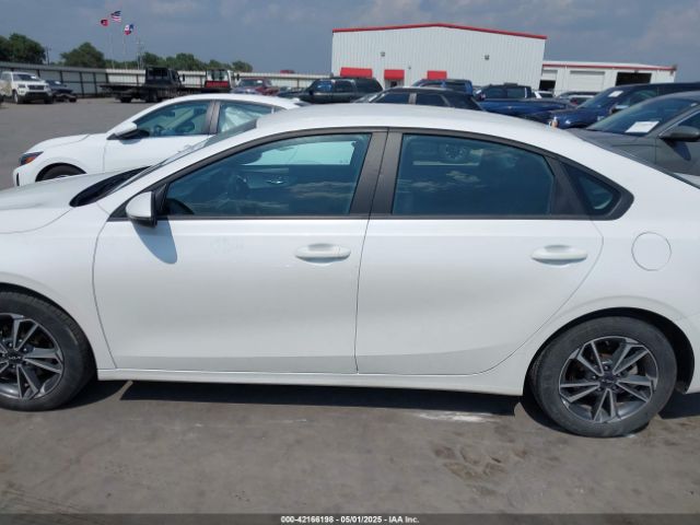 3KPF24AD1PE637235 KIA Forte Lxs