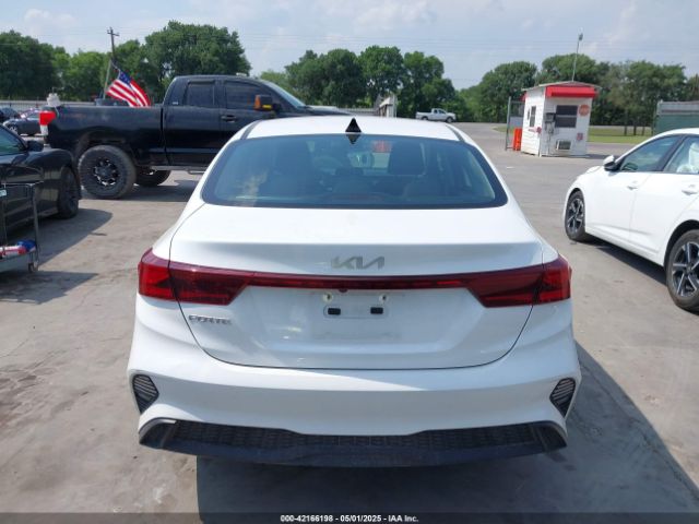 3KPF24AD1PE637235 KIA Forte Lxs