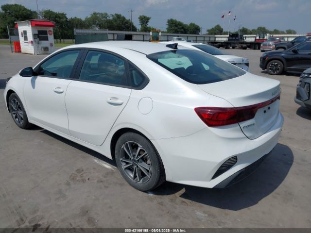 3KPF24AD1PE637235 KIA Forte Lxs