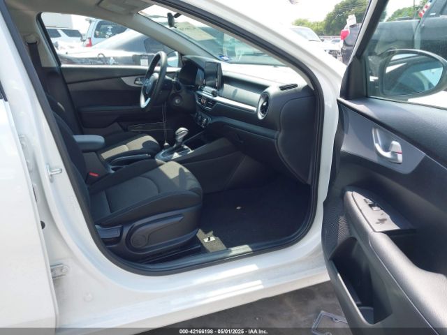 3KPF24AD1PE637235 KIA Forte Lxs