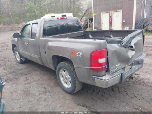 2011 CHEVROLET SILVERADO 1500 1GCRKSE30BZ324581 Photo 2