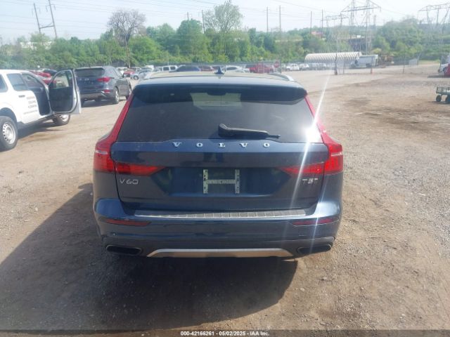 YV4102WK8L1048401 Volvo V60 Cross Country T5