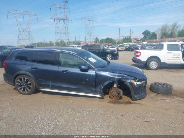 YV4102WK8L1048401 Volvo V60 Cross Country T5