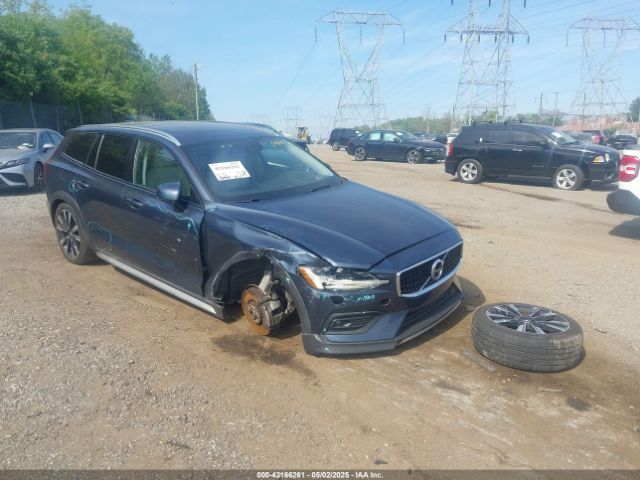 YV4102WK8L1048401 Volvo V60 Cross Country T5