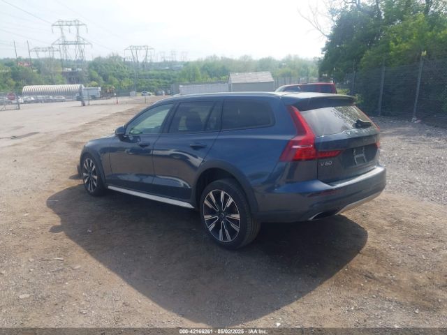 YV4102WK8L1048401 Volvo V60 Cross Country T5
