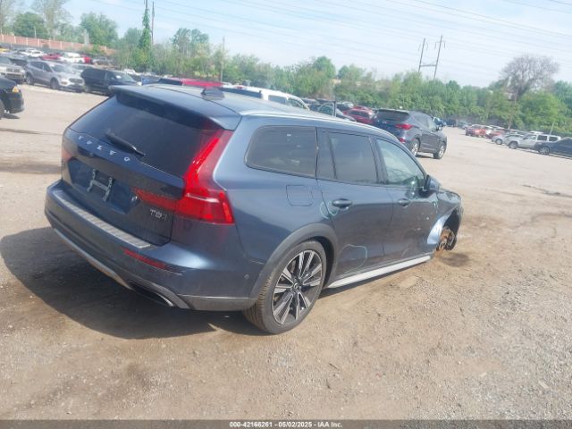 YV4102WK8L1048401 Volvo V60 Cross Country T5