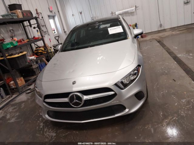 W1K3G4FB6LJ197267 Mercedes-Benz A 220 4matic