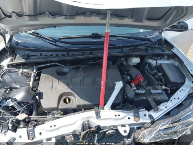 2T1BURHE9JC110134 Toyota COROLLA LE