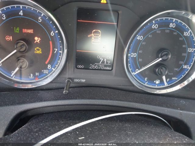 2T1BURHE9JC110134 Toyota COROLLA LE