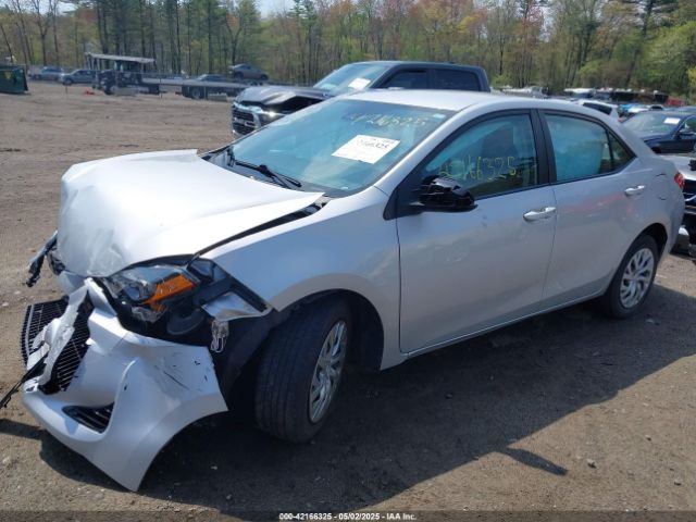 2T1BURHE9JC110134 Toyota COROLLA LE