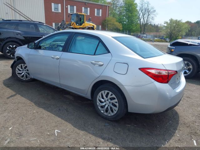2T1BURHE9JC110134 Toyota COROLLA LE