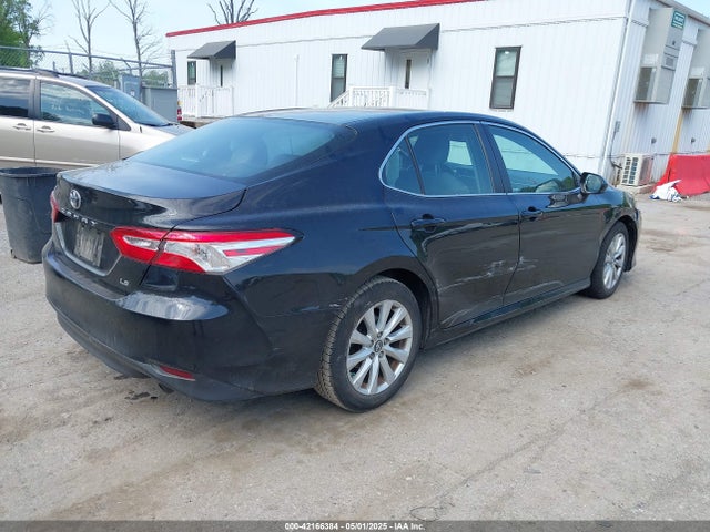 4T1B11HKXJU103952 Toyota CAMRY LE