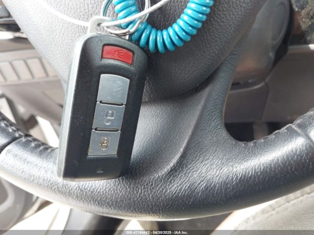 JA4AZ3A35FZ003639 Mitsubishi Outlander Se