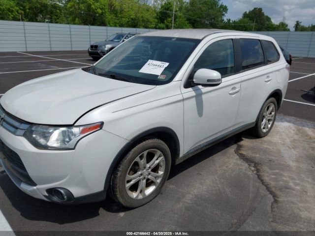 JA4AZ3A35FZ003639 Mitsubishi Outlander Se