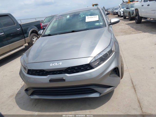 3KPF24AD8PE558631 KIA Forte Lxs
