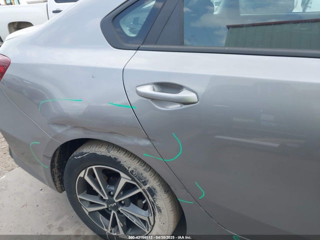 3KPF24AD8PE558631 KIA Forte Lxs