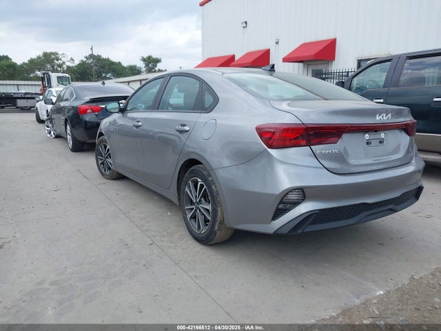 3KPF24AD8PE558631 KIA Forte Lxs