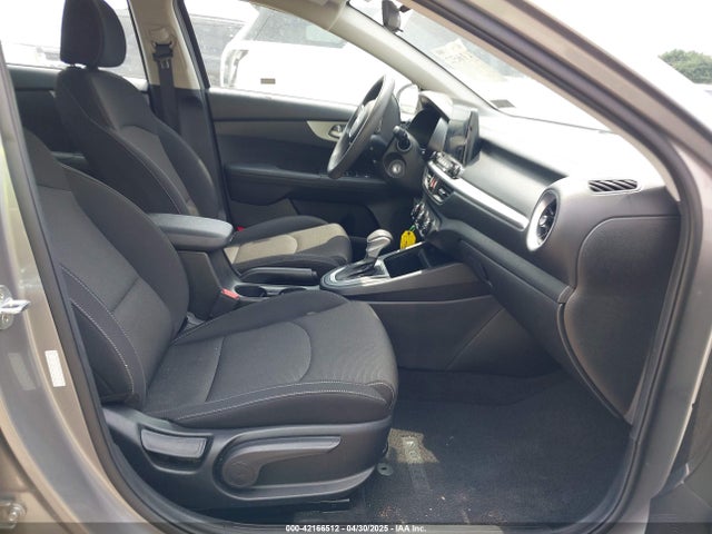 3KPF24AD8PE558631 KIA Forte Lxs
