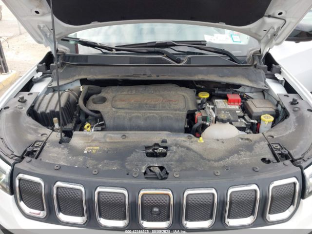 3C4NJDFB4NT209450 Jeep Compass Latitude Lux 4x4