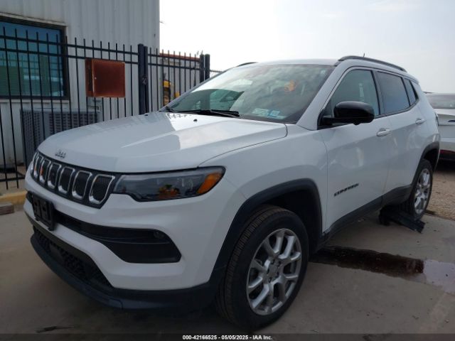 3C4NJDFB4NT209450 Jeep Compass Latitude Lux 4x4