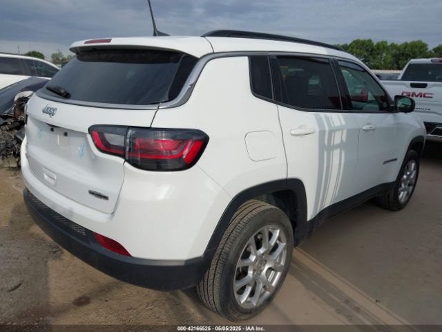 3C4NJDFB4NT209450 Jeep Compass Latitude Lux 4x4