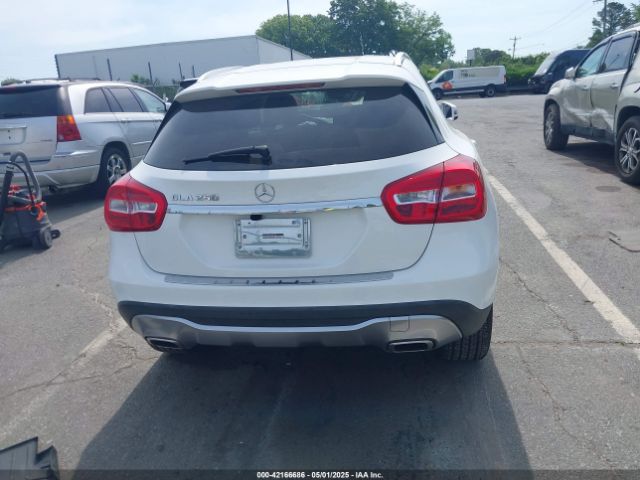 WDCTG4EB4KU008022 Mercedes-Benz GLA 250