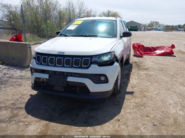3C4NJDBB3NT156973 Jeep Compass Latitude 4x4