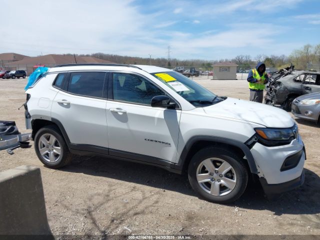 3C4NJDBB3NT156973 Jeep Compass Latitude 4x4