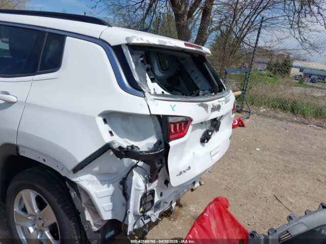 3C4NJDBB3NT156973 Jeep Compass Latitude 4x4