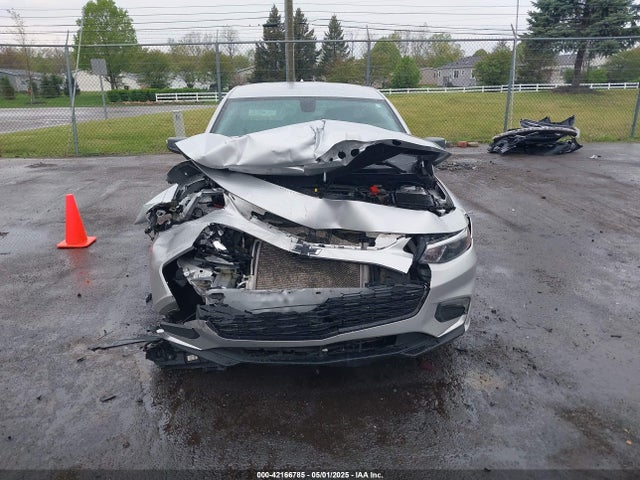 1G1ZD5STXJF269422 Chevrolet MALIBU LT