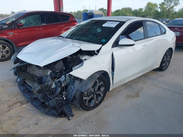3KPF24AD7ME340143 KIA Forte Lxs
