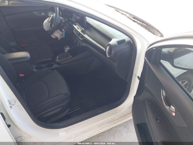 3KPF24AD7ME340143 KIA Forte Lxs