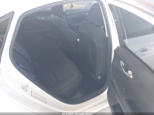 3KPF24AD7ME340143 KIA Forte Lxs
