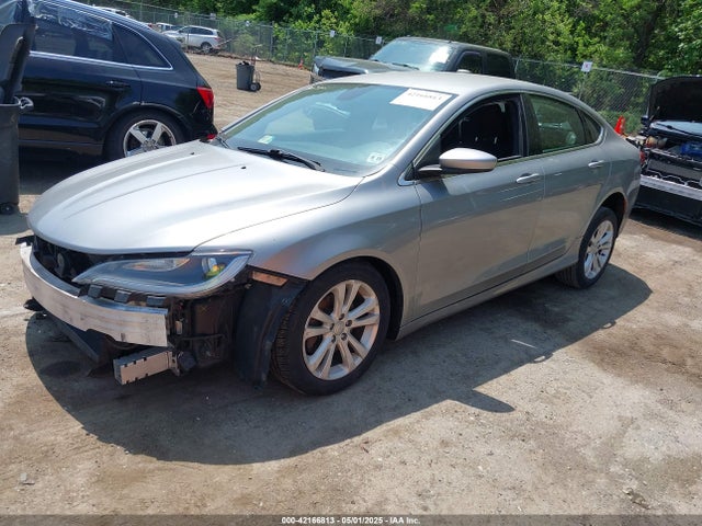 Chrysler 200 Limited 2015 1C3CCCAB7FN577548 Image 2